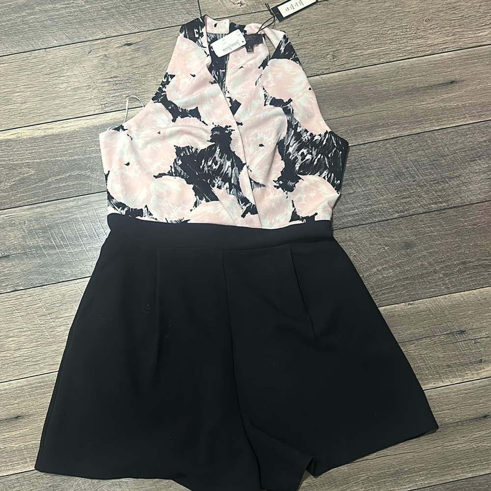 Romeo & Juliet short Jumpsuit size L